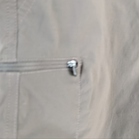 L.l Bean water repellent comfort trail hiking shorts ash color size 10 B1 - Picture 11 of 14